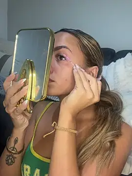 Snapshot of Harrietbronzex chatting on 07.31.26 Harrietbronzex online show from 07.31.26