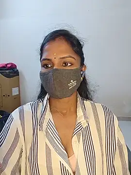 Snapshot of YALINITWO7_TAMIL chatting on 06.20.26 YALINITWO7 TAMIL online show from 06.20.26