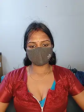 Snapshot of YALINITWO7_TAMIL chatting on 06.24.26 YALINITWO7 TAMIL online show from 06.24.26