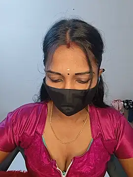 Snapshot of YALINITWO7_TAMIL chatting on 07.16.26 YALINITWO7 TAMIL online show from 07.16.26
