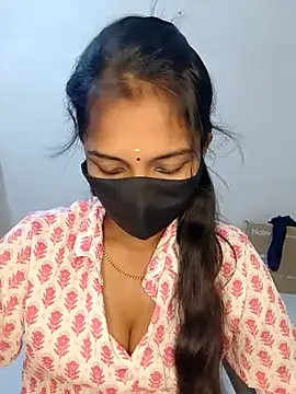 Snapshot of YALINITWO7_TAMIL chatting on 07.17.26 YALINITWO7 TAMIL online show from 07.17.26