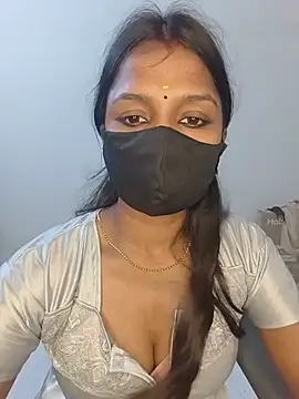 Snapshot of YALINITWO7_TAMIL chatting on 07.18.26 YALINITWO7 TAMIL online show from 07.18.26