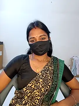 Snapshot of YALINITWO7_TAMIL chatting on 07.23.26 YALINITWO7 TAMIL online show from 07.23.26