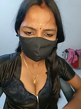 Snapshot of YALINITWO7_TAMIL chatting on 07.29.26 YALINITWO7 TAMIL online show from 07.29.26
