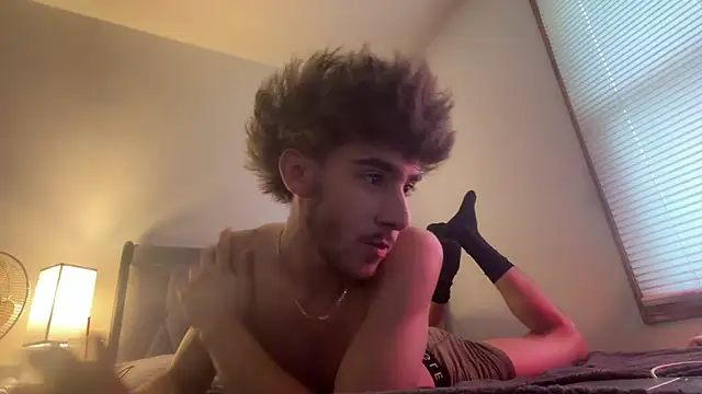 Snapshot of smaiib0y chatting on 06.18.26 smaiib0y online show from 06.18.26