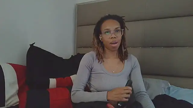 Snapshot of Opal_Rainbow chatting on 04.12.26 Opal Rainbow online show from 04.12.26