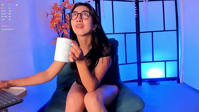 Snapshot of eimy_castillo chatting on 06.15.26 eimy castillo online show from 06.15.26