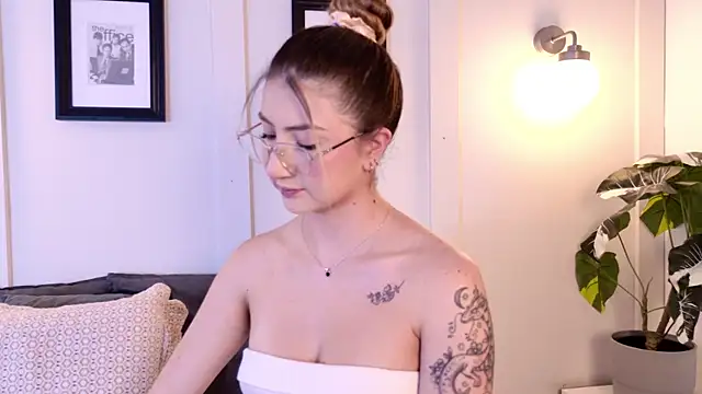 Alanna DH online show from 07.04.26