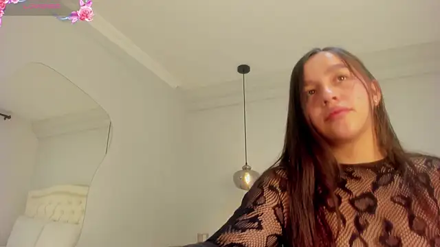Snapshot of Alice__bennett chatting on 07.23.26 Alice bennett online show from 07.23.26
