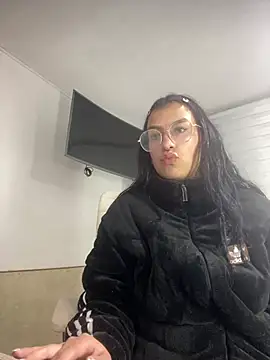 Snapshot of GabyLopez_Pink chatting on 08.04.26 GabyLopez Pink online show from 08.04.26