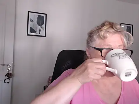 NoraMelow online show from 07.07.26