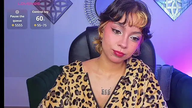 Honeyy Taylor online show from 07.14.26