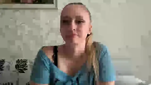 Snapshot of mintchill chatting on 07.04.26 mintchill online show from 07.04.26