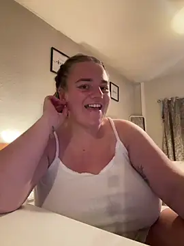Snapshot of Bustygem_ chatting on 06.28.26 Bustygem online show from 06.28.26