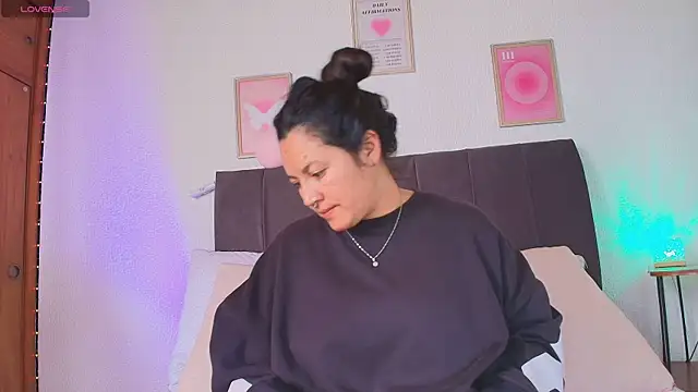 samm curvy online show from 07.15.26