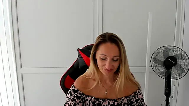 LilyDreamm online show from 06.26.26