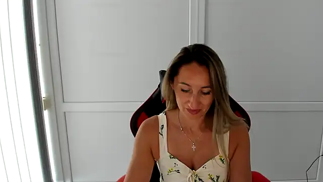 LilyDreamm online show from 07.18.26