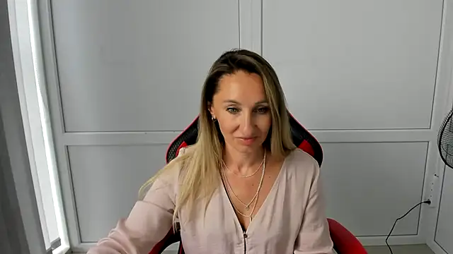 LilyDreamm online show from 07.21.26