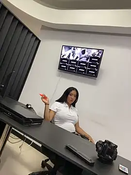 Julieta Vegaax online show from 06.19.26