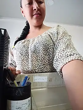 HeLiSa69ebony online show from 07.07.26