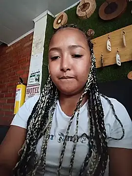 HeLiSa69ebony online show from 07.17.26