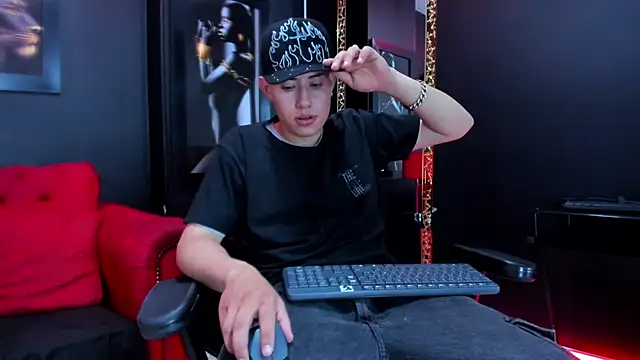 Thiagoo Vega online show from 06.20.26