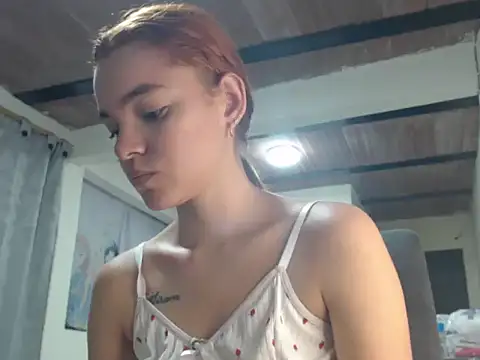 Snapshot of estrella-cutte chatting on 08.02.26 estrella-cutte online show from 08.02.26