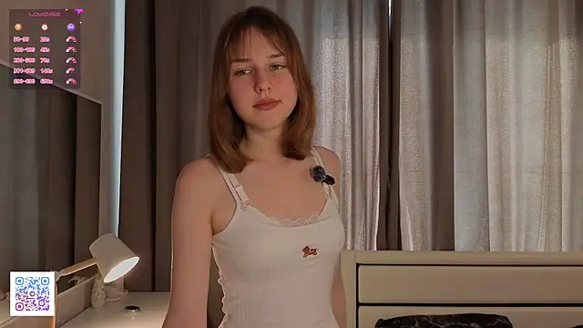 Snapshot of SunnySikarskie chatting on 08.06.26 SunnySikarskie online show from 08.06.26