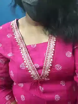 Snapshot of Zaara-Rose chatting on 06.28.26 Zaara-Rose online show from 06.28.26