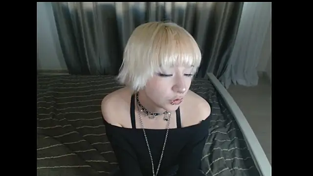 RoxyLien online show from 06.21.26
