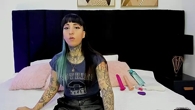 izzy moon7 online show from 06.20.26