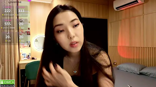 Snapshot of miko_kimura chatting on 10.21.25 miko kimura online show from 10.21.25