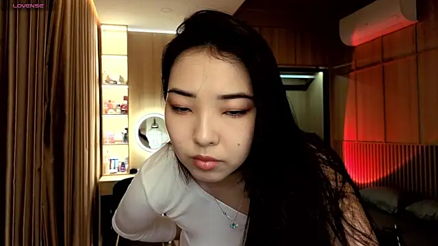 Snapshot of miko_kimura chatting on 10.26.25 miko kimura online show from 10.26.25