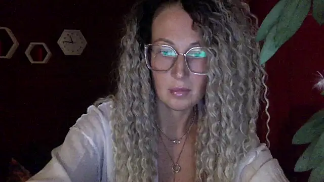 Snapshot of Solenyavo chatting on 06.23.26 Solenyavo online show from 06.23.26