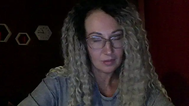 Snapshot of Solenyavo chatting on 06.24.26 Solenyavo online show from 06.24.26