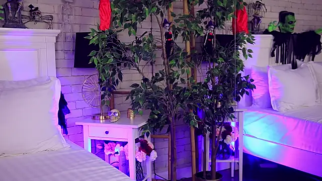 Snapshot of annabellahot chatting on 10.30.25 annabellahot online show from 10.30.25