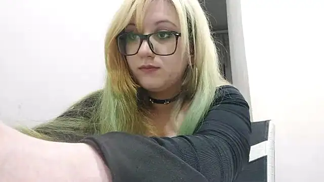 Snapshot of FeliniKatechini chatting on 06.30.26 FeliniKatechini online show from 06.30.26