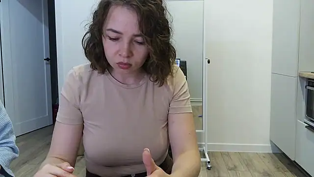 Snapshot of Selenneh chatting on 07.17.26 Selenneh online show from 07.17.26