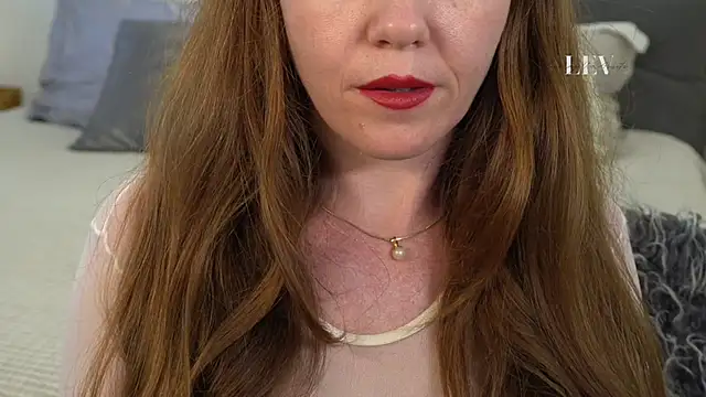 Snapshot of leverageurassets chatting on 10.21.25 leverageurassets online show from 10.21.25