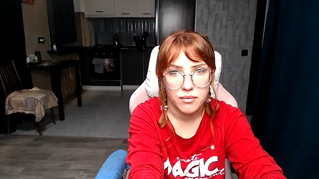 Reginasmilee online show from 10.12.25