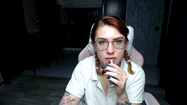 Reginasmilee online show from 11.11.25