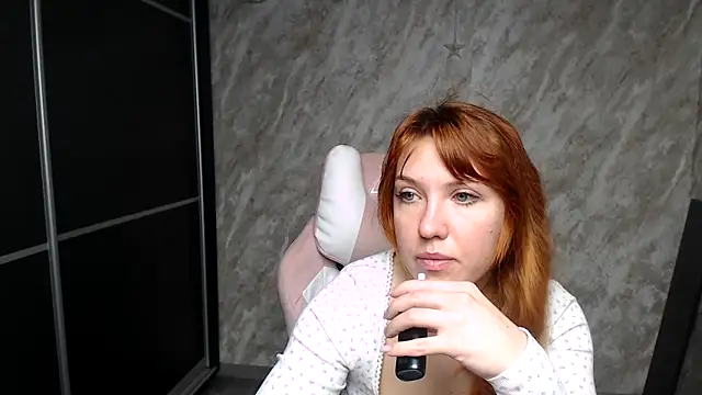 Reginasmilee online show from 02.24.26