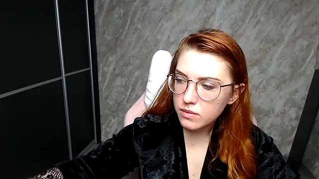 Reginasmilee online show from 02.25.26