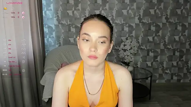 Snapshot of E_mil_y chatting on 07.28.26 E mil y online show from 07.28.26