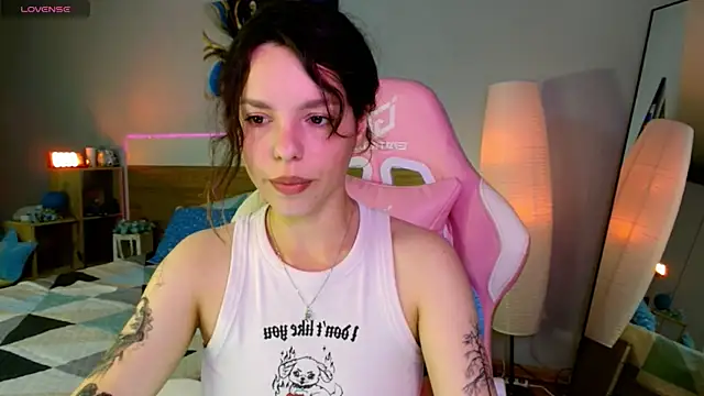 Snapshot of Maya_Campbell chatting on 07.11.26 Maya Campbell online show from 07.11.26