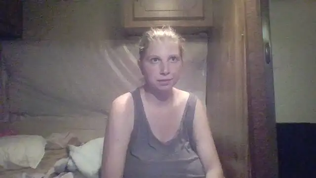 Snapshot of Tits645 chatting on 07.12.26 Tits645 online show from 07.12.26