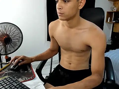 Snapshot of slim_dirtyxx1 chatting on 07.14.26 slim dirtyxx1 online show from 07.14.26