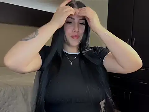 Snapshot of itsLucia_ chatting on 07.16.26 itsLucia online show from 07.16.26