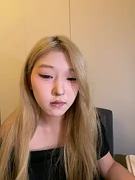 Snapshot of liyiyi- chatting on 07.06.26 liyiyi- online show from 07.06.26