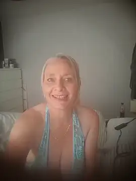 BellaUkCurvy online show from 07.28.26